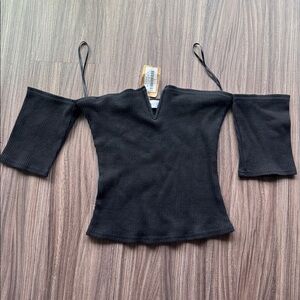 Vestique Black Off-Shoulder Shirt